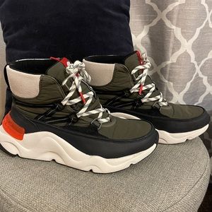 Sorel boots/tennis shoe cross over